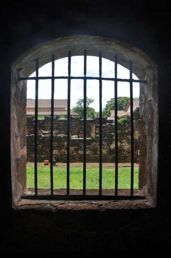 Cela do antigo presídio na Île Royale, nas Îles de Salut, na costa próxima à Kourou, na Guiana Francesa